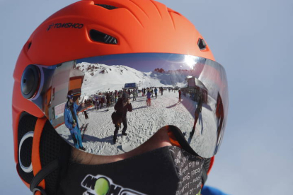 La campaña de esquí ha arrancado con 4.500 aficionados. DL