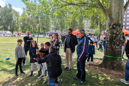 El candidato de Ciudadanos al Ayuntamiento de León, Justo Fernández, se marcó hoy como “gran objetivo” convertir a la ciudad en un referente nacional en la celebración de eventos deportivos. CIUDADANOS LEÓN