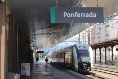 La estación de Ponferrada, en una imagen reciente. L. DE LA MATA