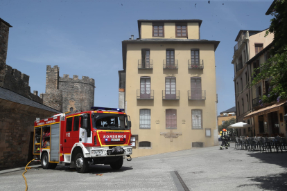 Un incendio se ha originado en una freidora de un restaurante de Ponferrada. ANA F. BARREDO