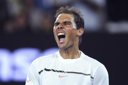 El tenista español Rafael Nadal celebra su pase a las semifinales del Abierto de Australia