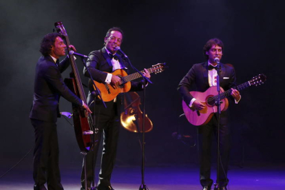 Imagen de un concierto de la banda leonesa Café Quijano. ALBERTO MARTÍN