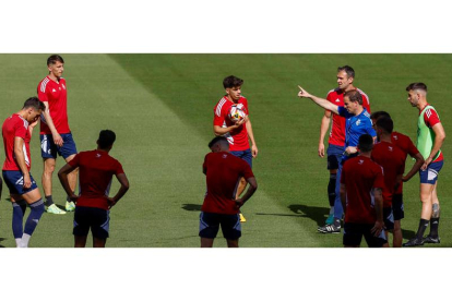 Osasuna prepara la final con la ilusión de un niño y convencido de que puede ganar al Madrid. J. MUÑOZ