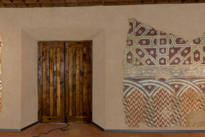 Las pinturas murales de inspiración mudéjar del monasterio recuperan su esplendor. DL