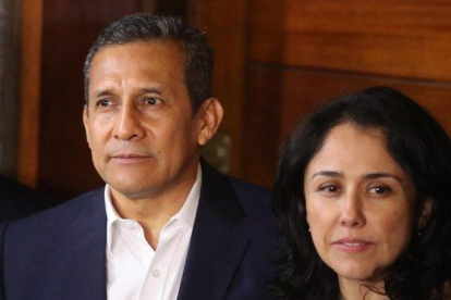 Fotografía de archivo del 2018 que muestra al expresidente peruano Ollanta Humala y su esposa  Nadine Heredia.