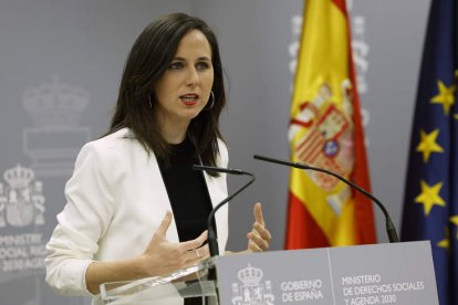 La ministra Ione Belarra, ayer, en la presentación de la nueva ley. CHEMA MOYA