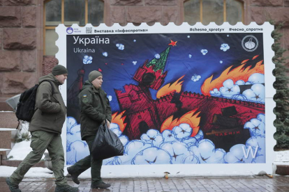 Imagen de un grafiti en Kiev que simula el Kremlin derribado. SERGEY DOLZHENKO