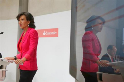 Ana Botín, presidenta del Santander, en la rueda de prensa en que explicó la compra del Popular