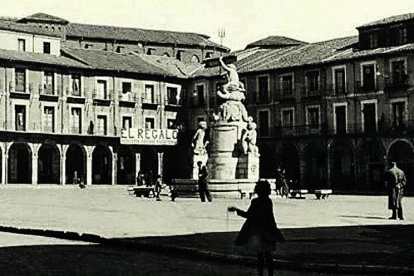 La fuente de Neptuno en la Plaza Mayor.