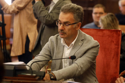 Nicanor Pastrana, concejal de Podemos en el Ayuntamiento de León que votó a favor de la moción para la autonomía de León