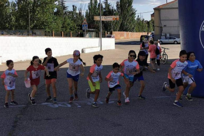 Momento de la salida de la Carrera Pro Alzhéimer en Laguna. DL