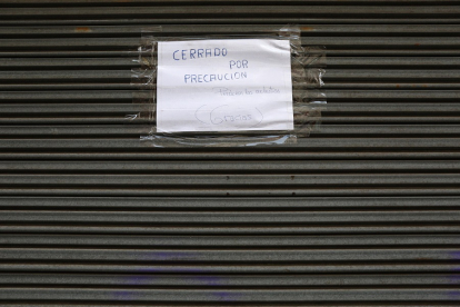 Comercios cerrados por la crisis del coronavirus. F. Otero Perandones.