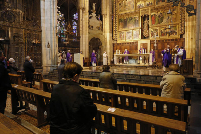 Misa en la catedral por el día de todos los fieles Difuntos. F. Otero Perandones.