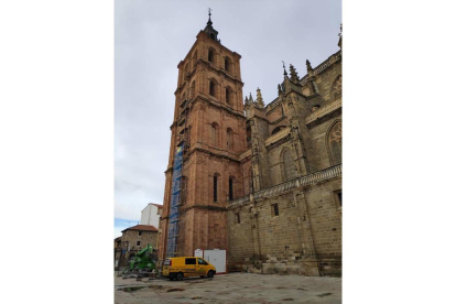 Torre sur de la Catedral de Astorga. A.R.