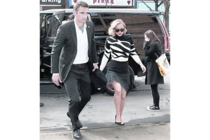 Greg Lenz acompaña a Jennifer Lawrence en Nueva York, en marzo.