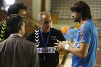 El técnico Rafa Guijosa no tiene nada claro si podrá contar finalmente con el lateral argentino Fede Vieyra. RAMIRO