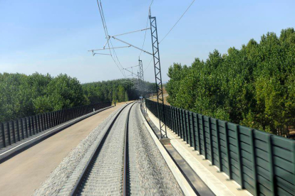 Línea de alta velocidad entre León y Palencia