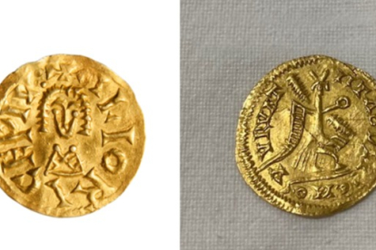 Izquierda, moneda hallada en Ciudad Real; derecha, la de León. DL
