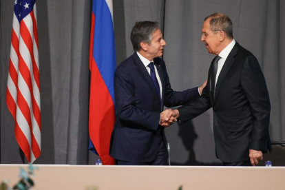 Lavrov y Blinken ayer, en Estocolmo. RUSSIAN FOREIGN MINISTRY PRESS