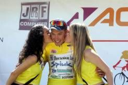 El ganador de la Vuelta a León, el ciclista gallego Enrique Salgueiro