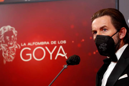 El actor Antonio de la Torre a su llegada hoy sábado a la gala de la 35 edición de los Premios Goya. JORGE ZAPATA