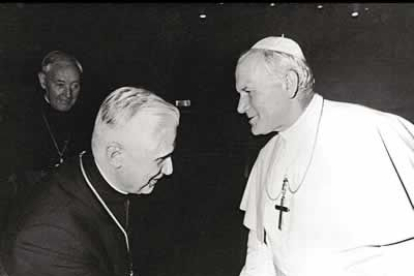 En 1981, Juan Pablo II optó por Ratzinger para dirigir la Congregación para la Doctrina de la Fe, el organismo del Vaticano conocido en alguna ocasión como la Santa Inquisición.