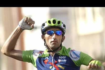 Un día después del hundimiento de Alejandro Valverde el Comunidad Valenciana-Kelme se desquitó con una victoria de etapa. El leonés Javier Pascual Rodríguez se impuso en la meta de Ávila.