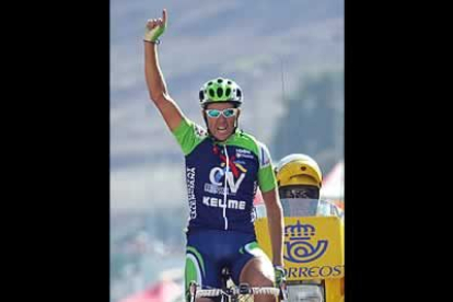 <b>Cayetano Juliá</b>, del Comunidad Valenciana-Kelme, se adjudica en solitario la decimosexta etapa, disputada entre Olivenza y Cáceres sobre 190 kilómetros.