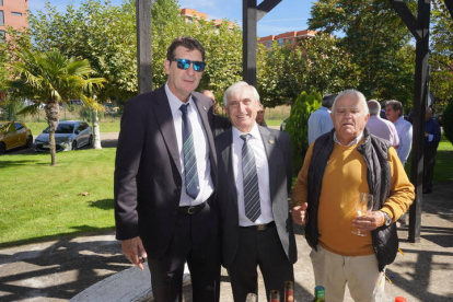 La Peña Real Madrid-Cultural Leonesa celebró este domingo su tradicional comida de confraternización. J. NOTARIO