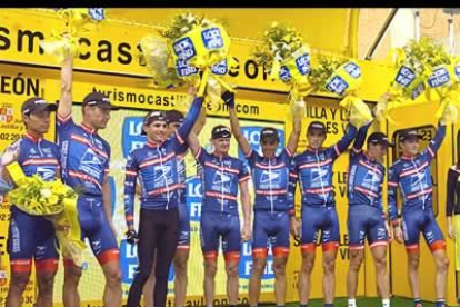 El <b>US Postal</b> funcionó a la perfección en la contrarreloj por equipos que abrió la Vuelta 2004. Arrasó en una exhibición táctica y de fuerza en los 27, 7 km de la etapa disputada en León.