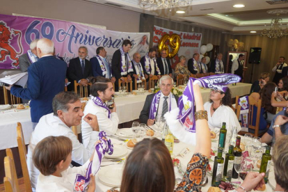 La Peña Real Madrid-Cultural Leonesa celebró este domingo su tradicional comida de confraternización. J. NOTARIO