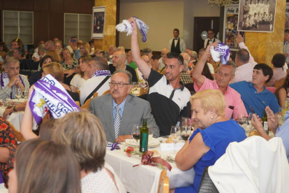 La Peña Real Madrid-Cultural Leonesa celebró este domingo su tradicional comida de confraternización. J. NOTARIO