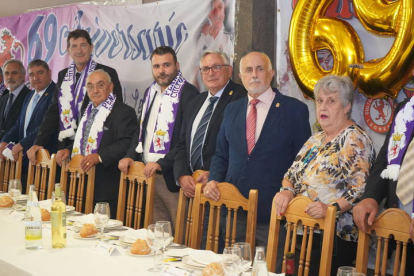 La Peña Real Madrid-Cultural Leonesa celebró este domingo su tradicional comida de confraternización. J. NOTARIO