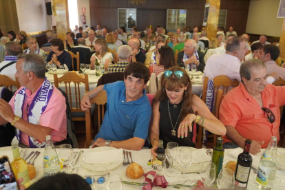 La Peña Real Madrid-Cultural Leonesa celebró este domingo su tradicional comida de confraternización. J. NOTARIO