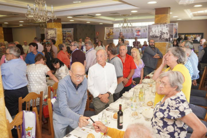 La Peña Real Madrid-Cultural Leonesa celebró este domingo su tradicional comida de confraternización. J. NOTARIO