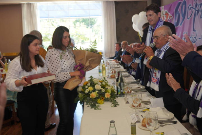 La Peña Real Madrid-Cultural Leonesa celebró este domingo su tradicional comida de confraternización. J. NOTARIO