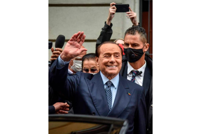 Silvio Berlusconi. MATTEO CORNER