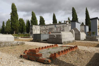 El Cementerio Civil.. FERNANDO OTERO