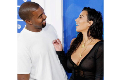 Kanye West y Kim Kardashian en una foto tomada en 2016 en Nueva York. JASON SZENES