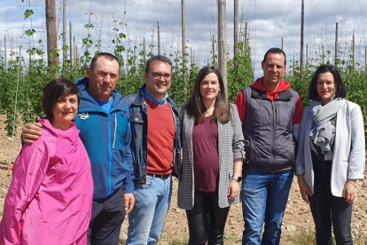 La candidatura de Llamas de la Ribera, junto a Ricardo Gavilanes. DL