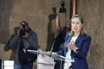 La presidenta del Congreso de los Diputados, Ana Pastor, clausura en León el I Encuentro Parlamentario España-Estados Unidos