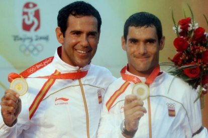 Fernando Echávarri, a la izquierda, junto a Antón Paz cuando ganaron la medalla de oro en los Juegos de Pekín