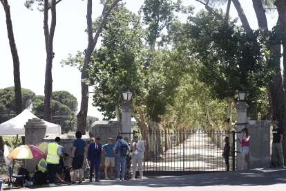 Vista de la entrada a la finca Palacio de El Rincon, en Aldea del Fresno. lugar de celebración este sábado de la boda de Tamara Falcó e Íñigo Onieva. EFE / SERGIO PÉREZ