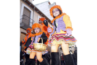 Niños disfrazados en La Bañeza