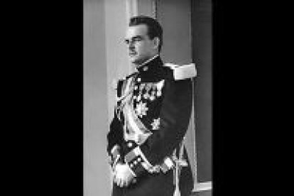 El Príncipe Rainiero III de Mónaco, nació el 31 de mayo de 1923, hijo de la princesa Carlota Luisa Grimaldi y de Pierre Melchior, conde de Polignac. Fue educado en las mejores escuelas