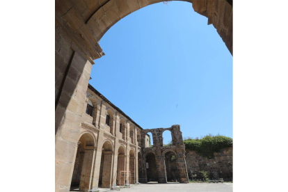 El Monasterio de San Andrés de Vega de Espinareda. ANA F. BARREDO