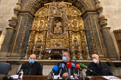 El obispo presenta la restauración de cuatro obras maestras. RAMIRO