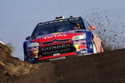 Con su victoria de ayer en Irlanda, Sebastien Loeb comanda ya el Mundial