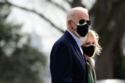El presidente Joe Biden y su mujer a punto de tomar un helicóptero. ERIN SCOTT