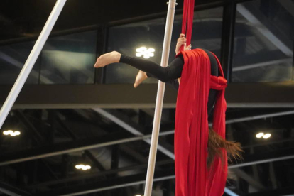 Espectáculo de circo en Expojoven. J. NOTARIO